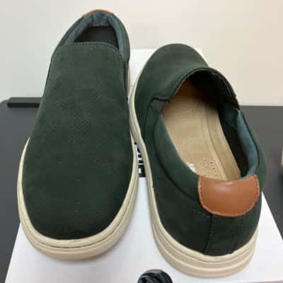 Hush Puppies Mens  Size 6  Dark Green / Navy