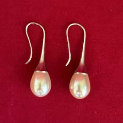  Women's Ivory Coloured Faux Pearl Drop Earrings 