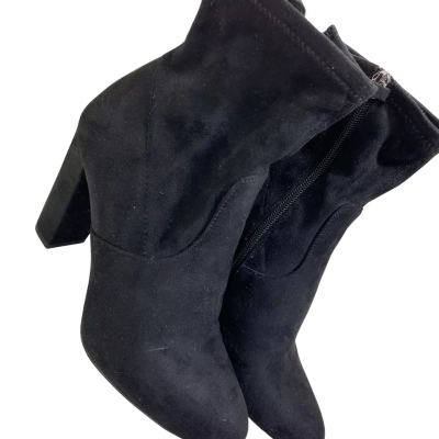 Steve Madden Womens  Size 7.5 Black Boots 