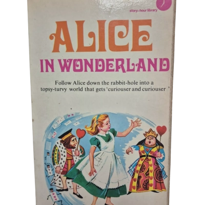 Vintage Alice in Wonderland – Golden Pleasure Books (London). 