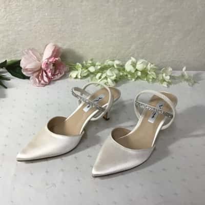 NINA Womens Size 37 Billie Ivory Crystal Satin Pointed Toe Heel Sandals (new)