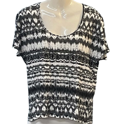 Witchery Womens  Size M / S Cropped Top / Short Sleeve Shirt Black  / Pattern / White 