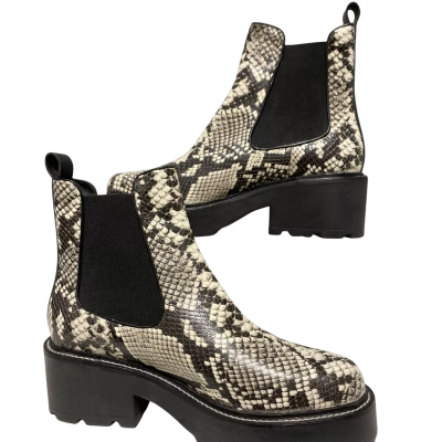 Country Road Womens  Size 41 Bailey Boot Snake Print