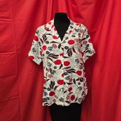 Womens Renoma Size 20 Fun, Floral Casual Shirt.