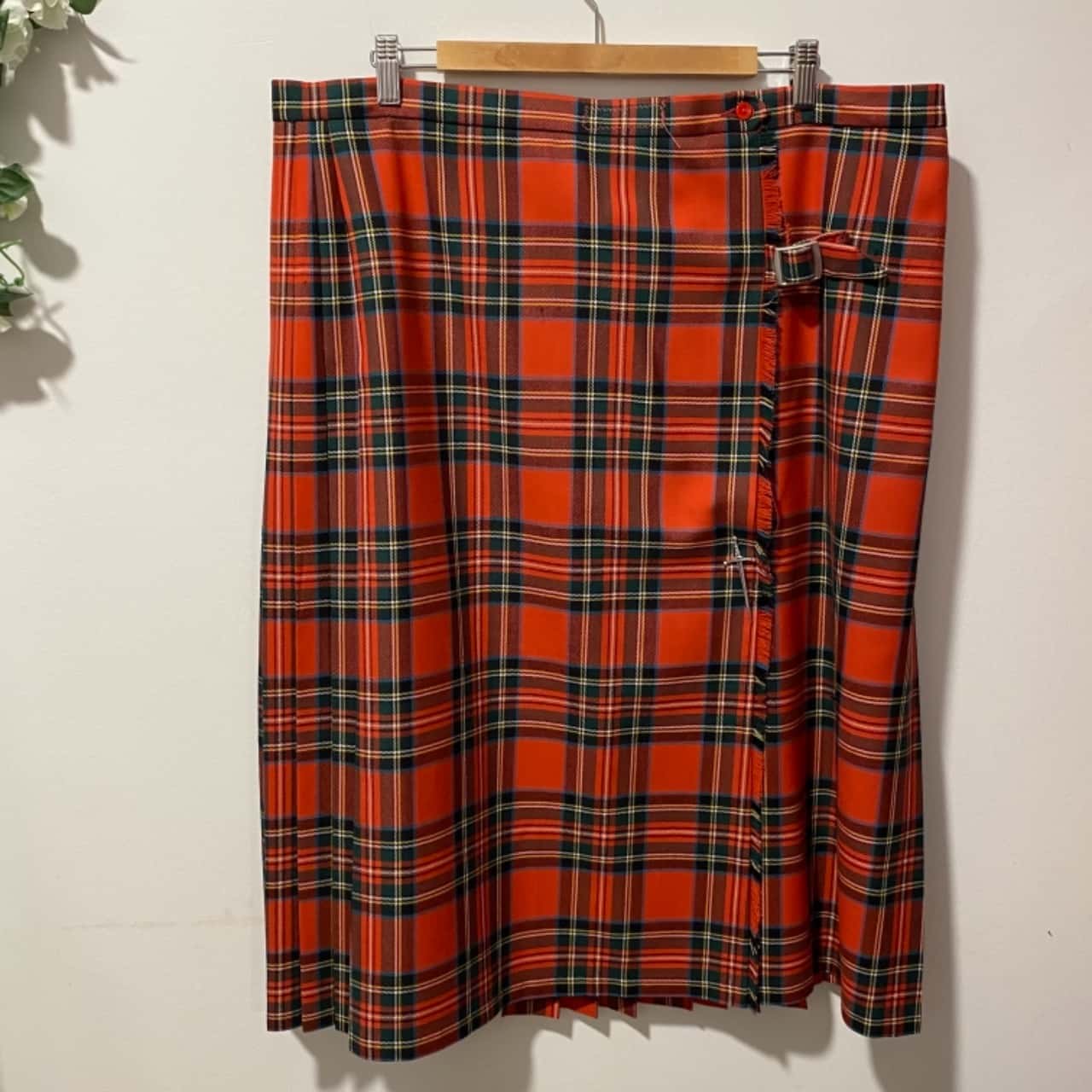 Fletcher Jones Size 18 wool kilt (s)