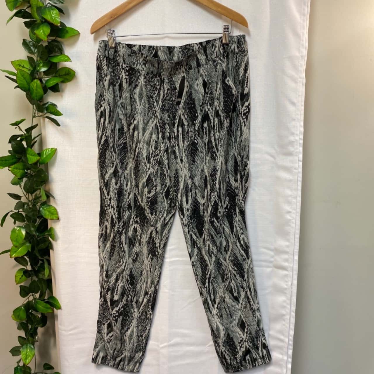BNWT Sportsgirl Pants Size 12