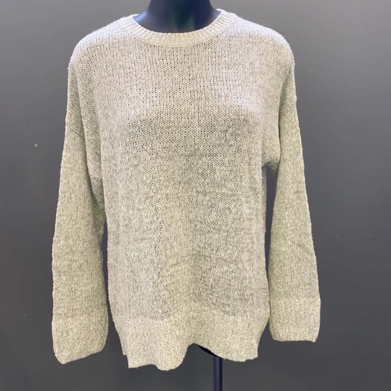 Womens Size M Grey Loose Knit Jumper