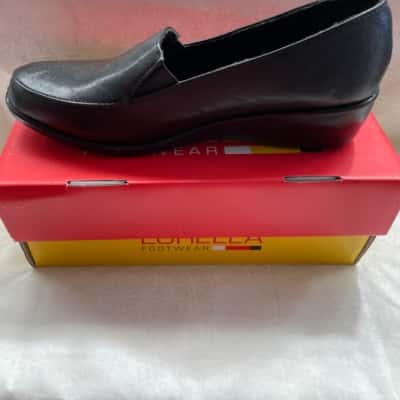  Womens  Size 10 Black  