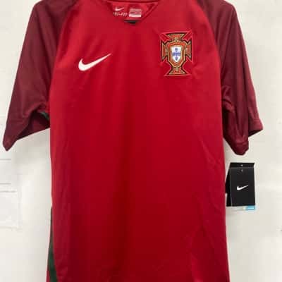 Portrigal Nike Mens  Size S Maroon / Red jersey 