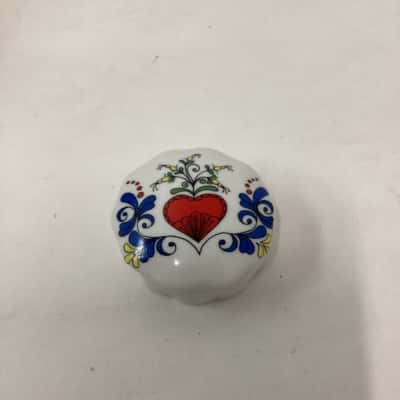 Trinket  - Art work by Susan Swanson Swartz