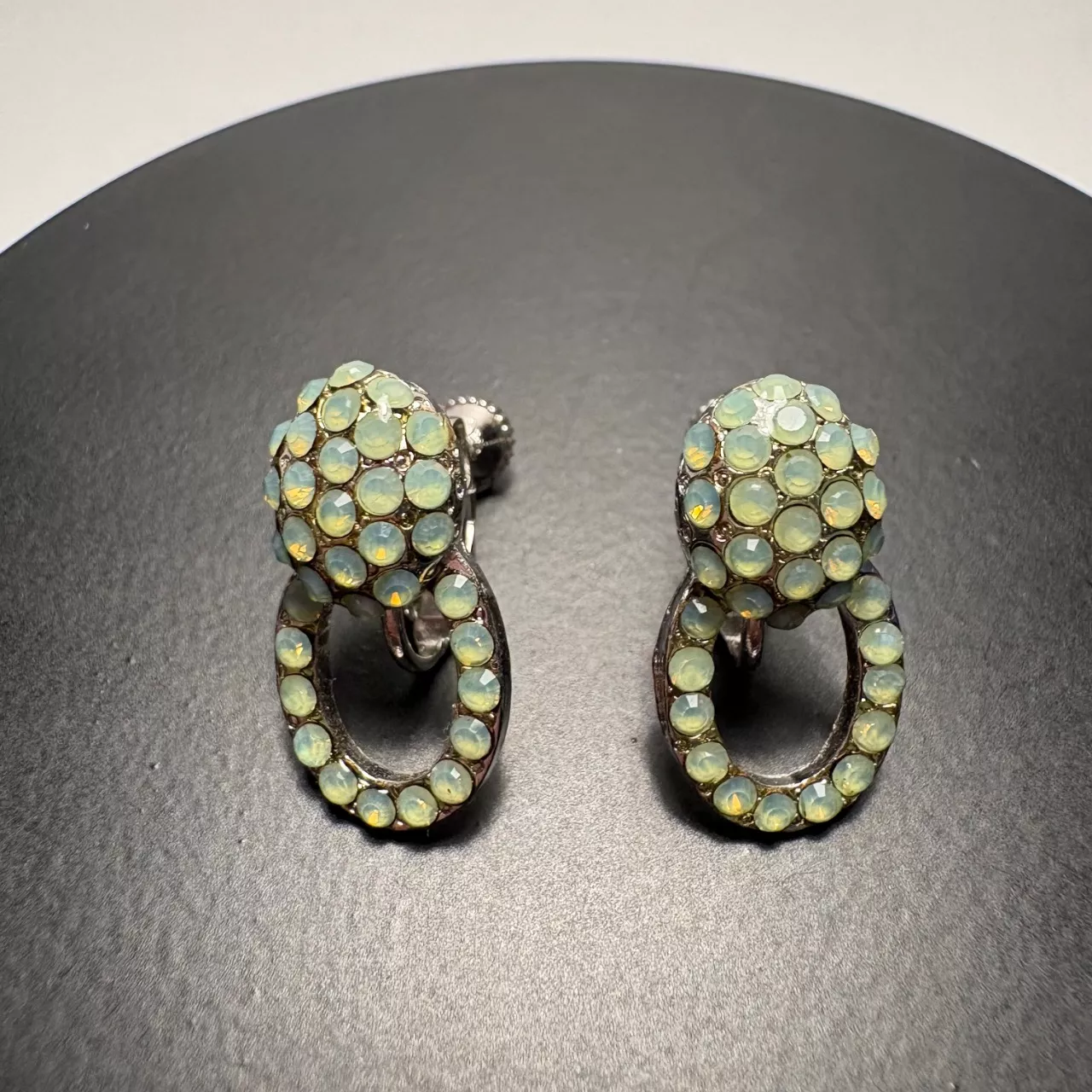 Vtg. Green Stone screw back Earrings