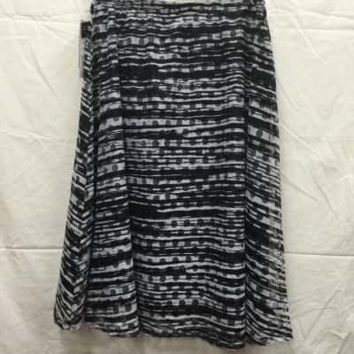Black Pepper Womens Size 18 Black/ White Skirt RRP: $119.00