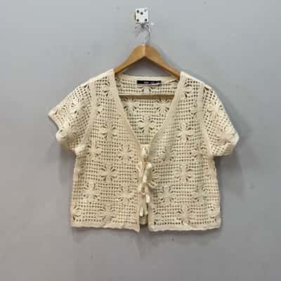 Sportsgirl Womens  Size S Cropped Crochet style tie up Top Cream 