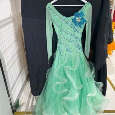 Absolutely Stunning ballroom Dress  Womens  Size XS Teal 
