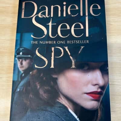 Danielle Steel, Spy 