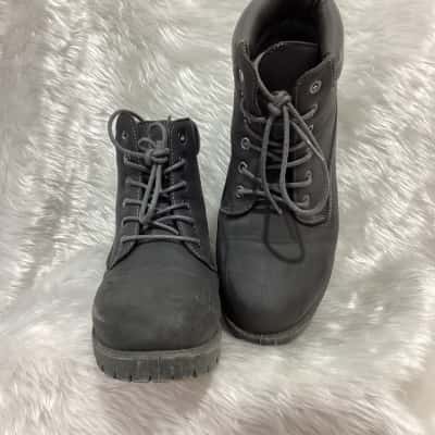  Unisex  Size 7 Grey 