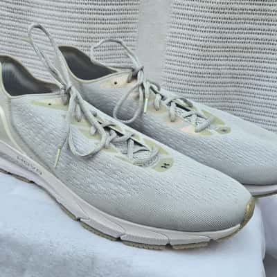 Under Armour Mens  Size 16 Grey / White shoes