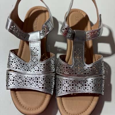 Diana Ferrari Supersoft Women’s  Size 40 Sandals 