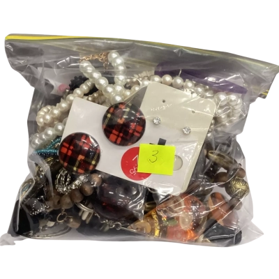  Assorted Bag of Fashion Jewelery (3)