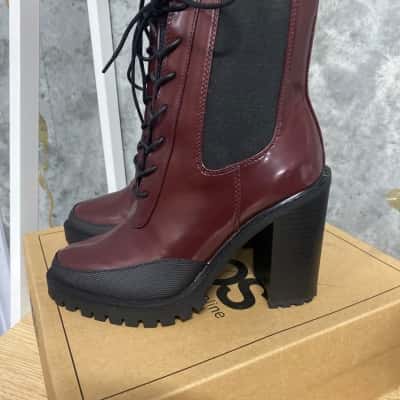 ASOS Size 5 Boots Black  / Maroon new 