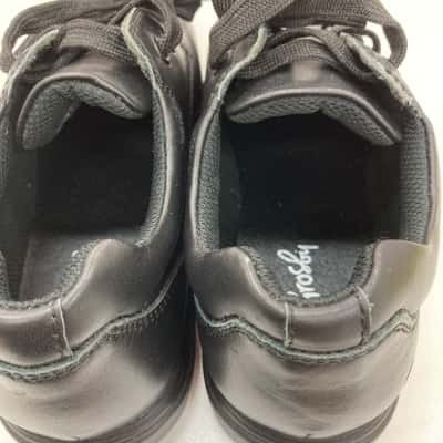 Grosby Kids  Size 1 Black School Shoes 