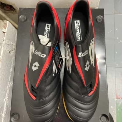  Lotto Mens  Size 12 INDOOR SOCCER SHOES Black  / Red 