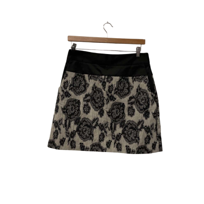 Cue Womens  Size 12 Mini Skirt Black  / Floral 
