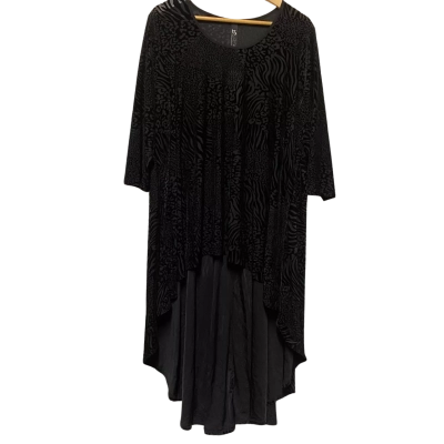 Taking Shape Womens  Size M Black  Top