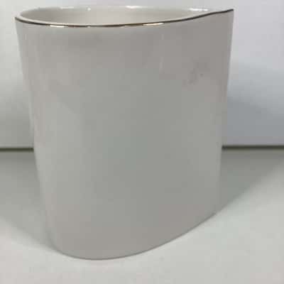 Vintage Yamaji Bud vase ivory 