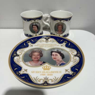 Heritage Fine Bone China commemorative set produced to mark the life of Queen Elizabeth II (1926–2022)