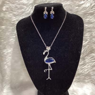  Women's Silver Tone Pendant Necklace & Earrings 