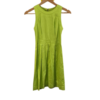 Cue In The City  Womens  Size 6 Green Dress