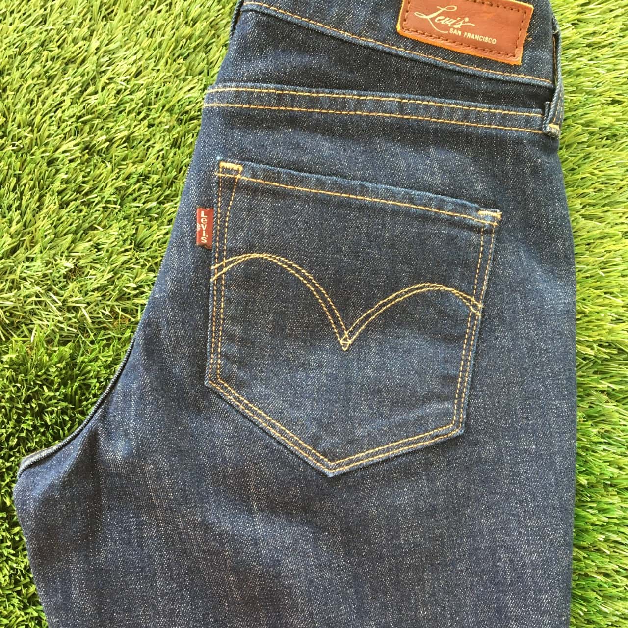 bold curve jeans levis
