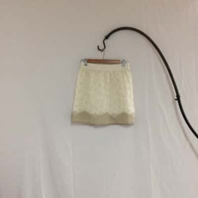 Club monaco Women's  Size 4 Mini Skirt Brown / Floral / White 