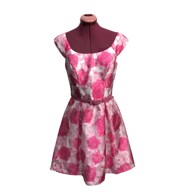 Review Womens  Size 10 Sleeveless Floral Dress with Belt 