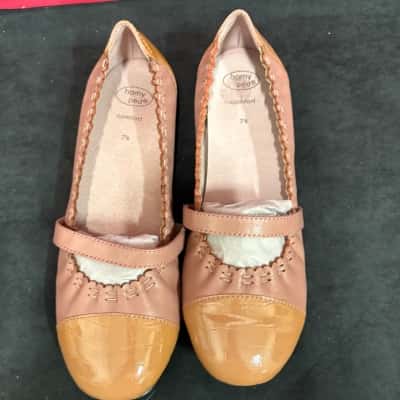 Homyped Marine Women's  Size 7.5 Mary Jane Flats size 7.5