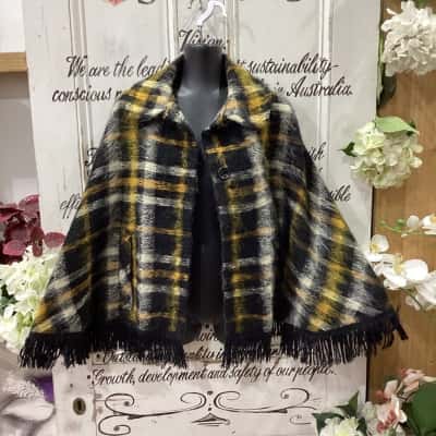 A RARE FIND! VINTAGE PLAID PATTERNED TASSELED OPEN JACKET! GLEN CREE LABEL! MADE IN SCOTLAND! MOHAIR & WOOL BLEND! Womens  Size One Size Open Jacket Black  / Checked / Pattern / White / Yellow 