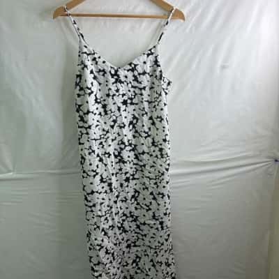 Nunui Womens  Size XS Midi Dress Floral 