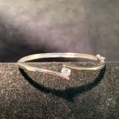 Ladies Silver Tone Hinged Bangle with Diamante  