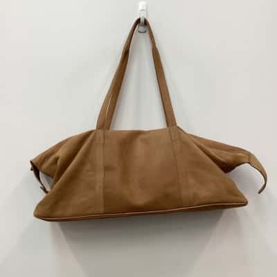 Unisex Leather weekend bag camel colour 