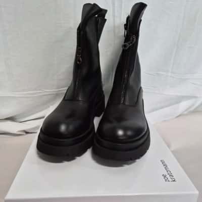 Zoe Kratzmann Womens  Size 40 Boots Black  