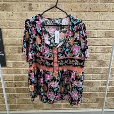 Rockmans Womens butterfly woven top with tassel detail Size 16 