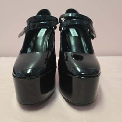 Steve Madden Womens  Size 9/ 40 Platforms Black  