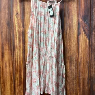 City Chic  Size XXL Floral / Pink  / White top new 