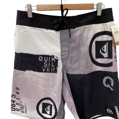Quicksilver Kids  Size 16 Shorts Black  / Grey / White 