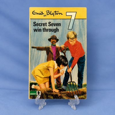 Enid Blyton Secret Seven Win Through No. 7 Paperback Book