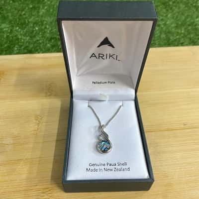 Ariki Palladium Plated Paua Shell Necklace (Boxed)