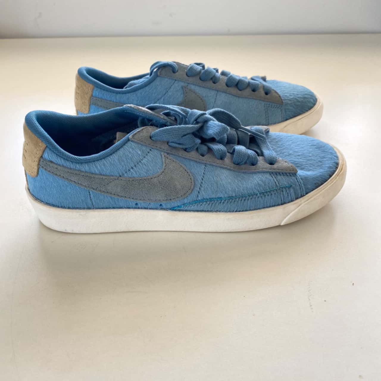 nike blazer low size 6