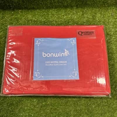 Bonwin Deep Red 1200 hotel grade microfiber queen quilt cover set - Size Queen (New)