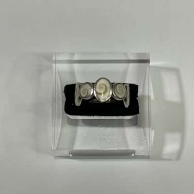 925 Marked Womens Ring w/ White Pattern Top 